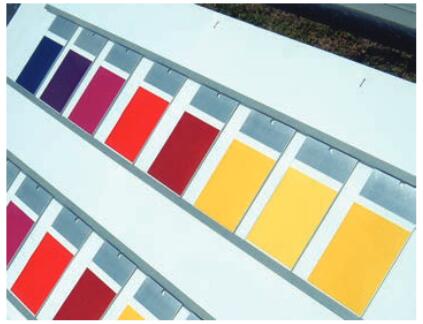 G AT F的技術(shù)人員為耐光性測試選用了8種不同顏色、具有代表性的平版印刷油墨，它們在測試中將被印刷在同種標準襯底上。