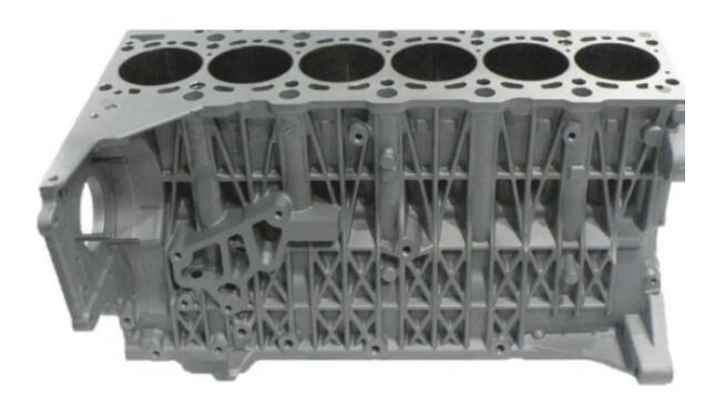 將缸發(fā)動機(jī)曲軸箱內(nèi)的8個傳統(tǒng)灰鑄鐵鑲件更換為熱熔噴涂鐵基涂層。