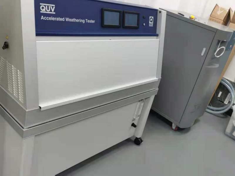 汽車涂層粉末涂料油漆紫外老化耐候試驗(yàn)機(jī)現(xiàn)場(chǎng)安裝圖1
